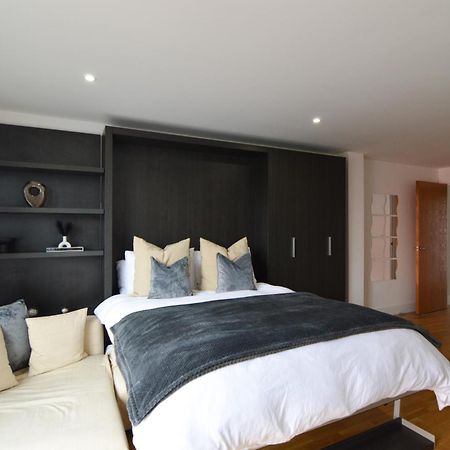 Cosy, Centrally Located Studio With Gated Parking! Loughborough Extérieur photo